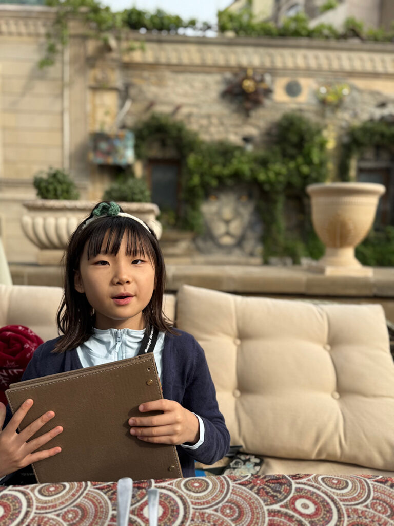 異国情緒漂うガーデンでくつろぐほさき